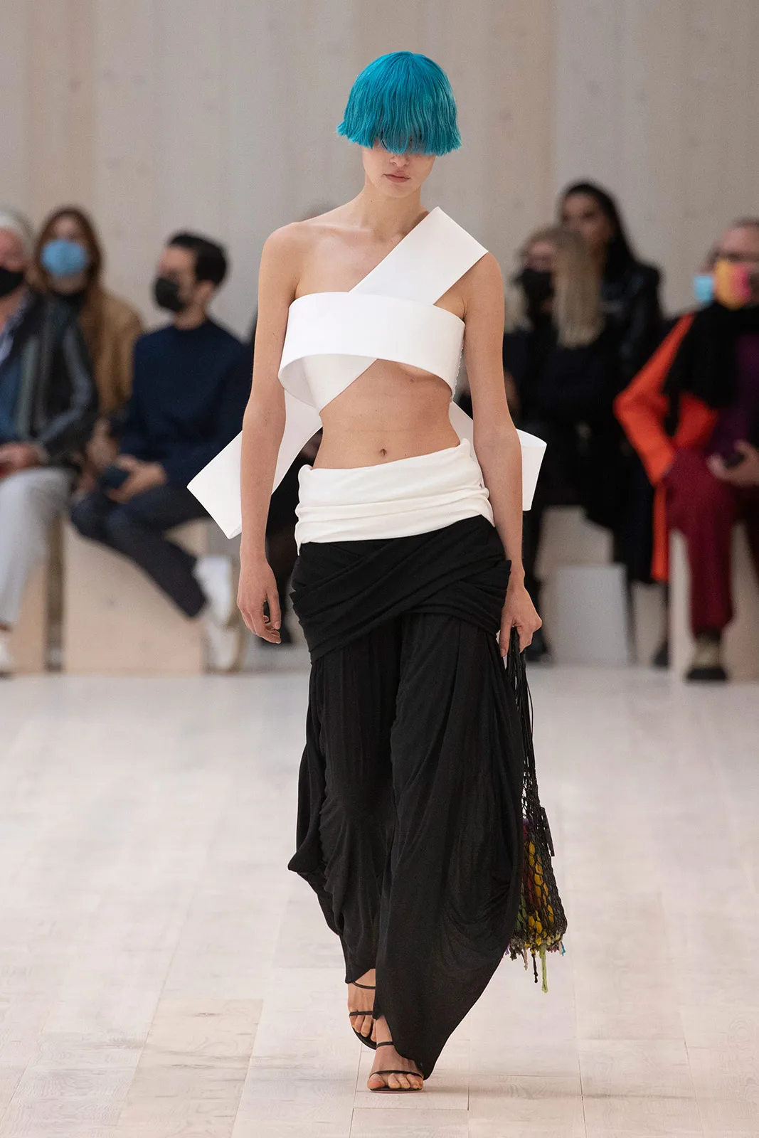 Loewe S S22 Metalmagazine 22