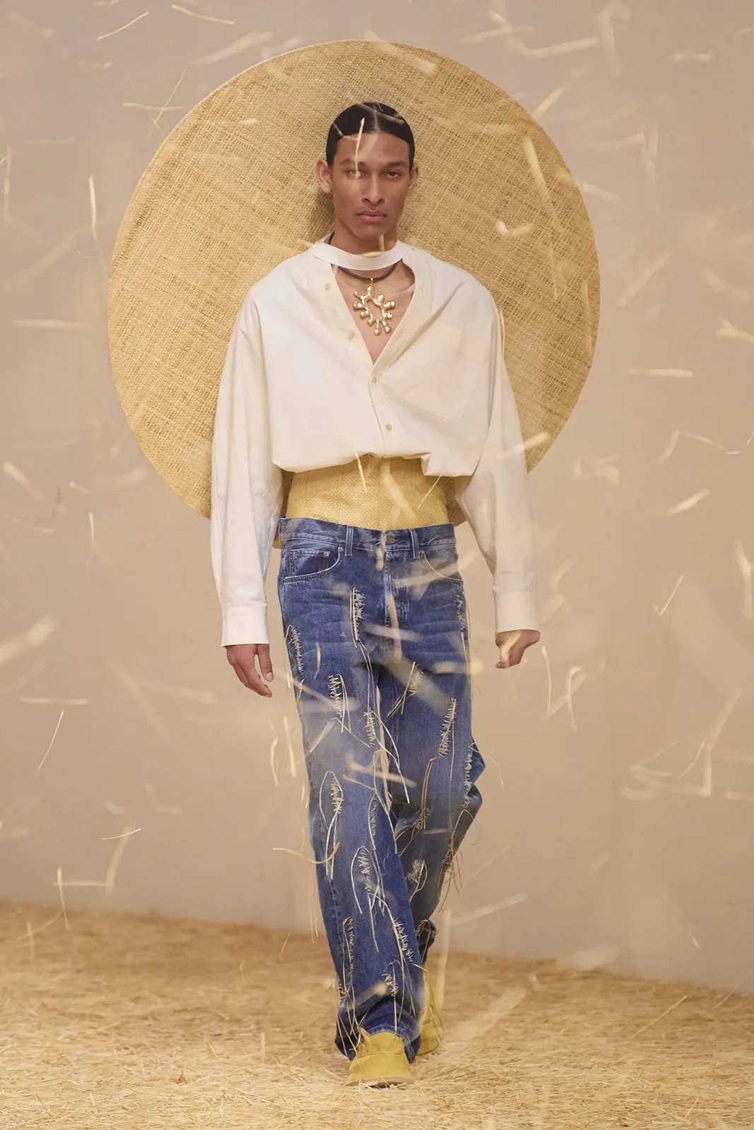 00054 Jacquemus Spring 2023 Ready to Wear Credit Gorunway