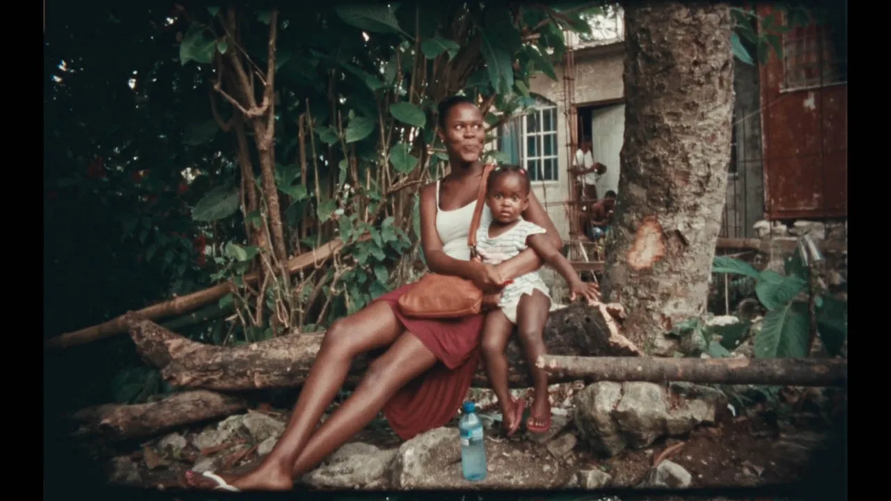 So01722 Black Mother Copia