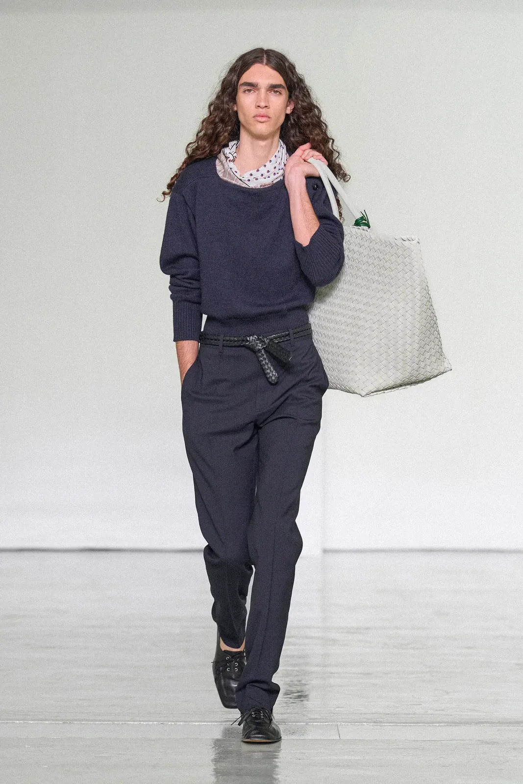 metal-bottega-veneta-ss-2027-09.webp