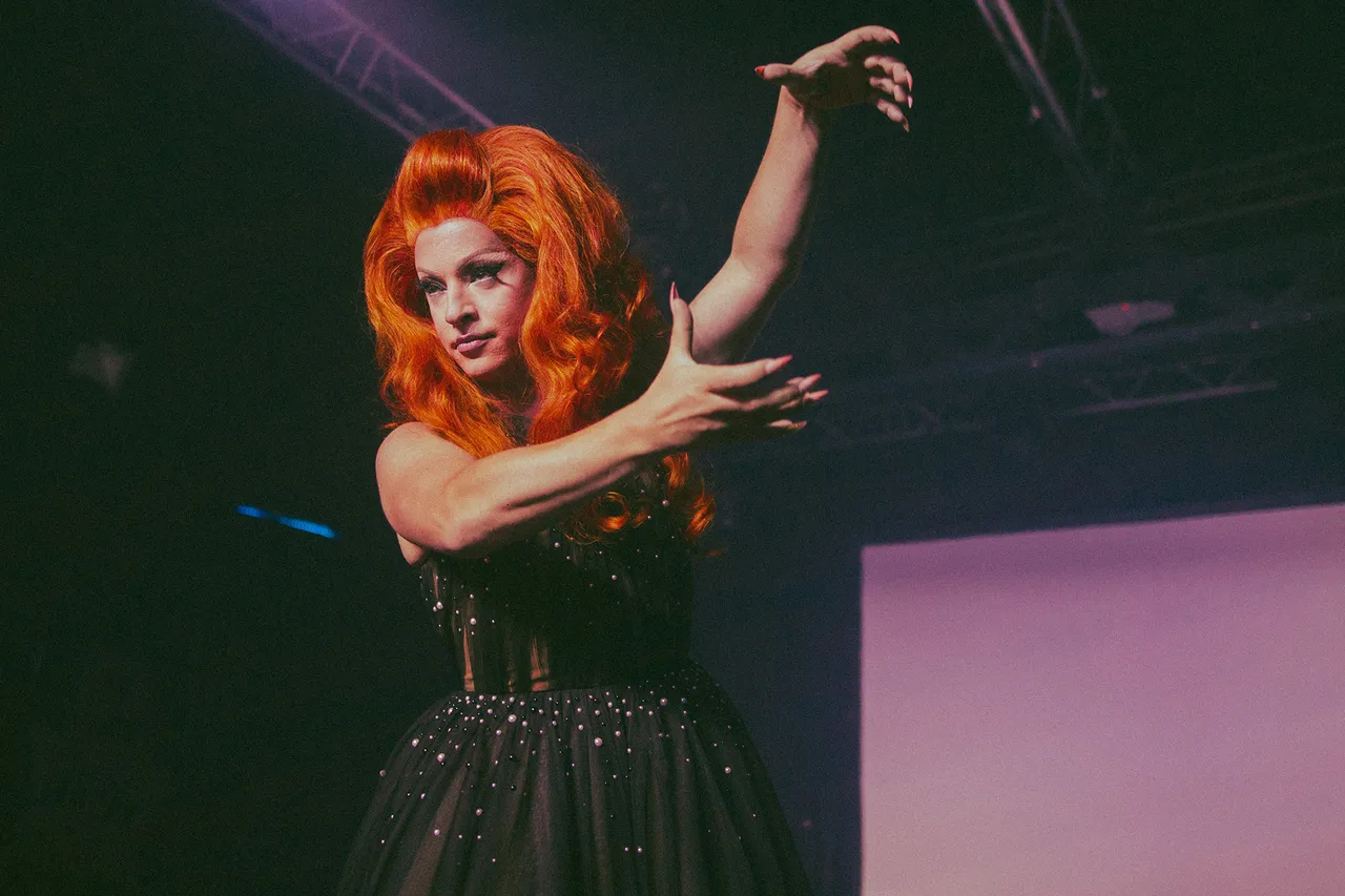Miz Cracker 10