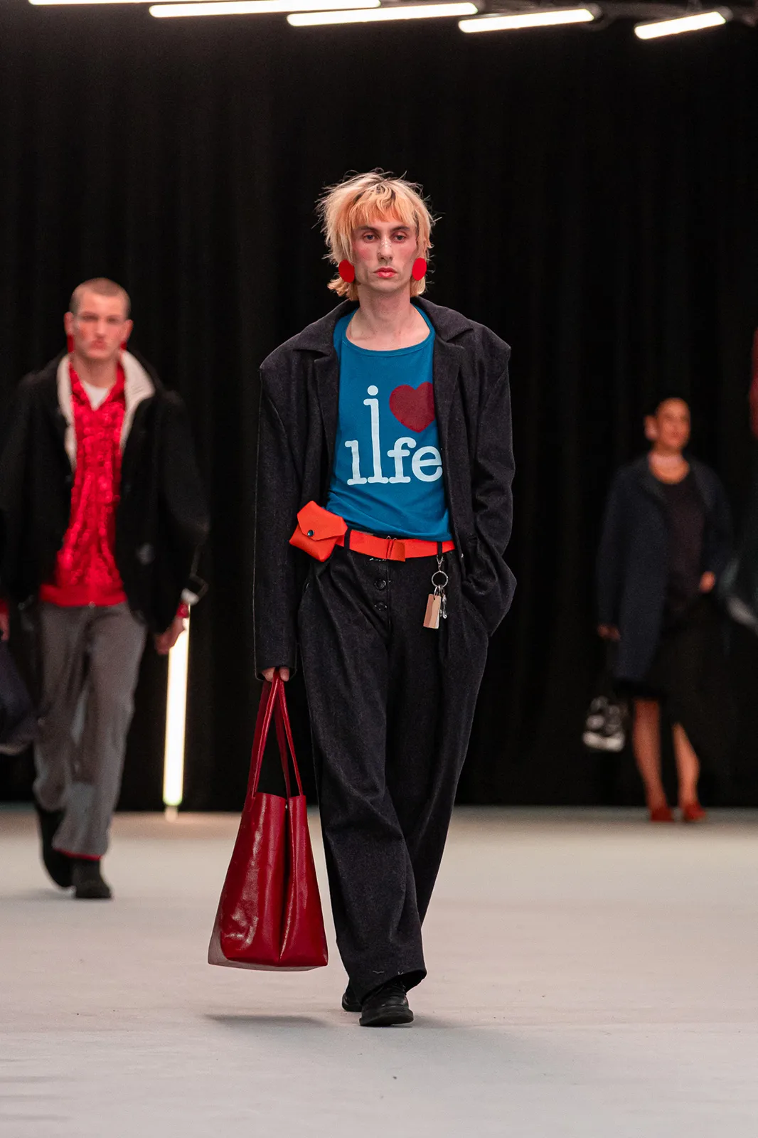 2025_DM_DEFILE-Catwalk_coll-LeonNarbel_2