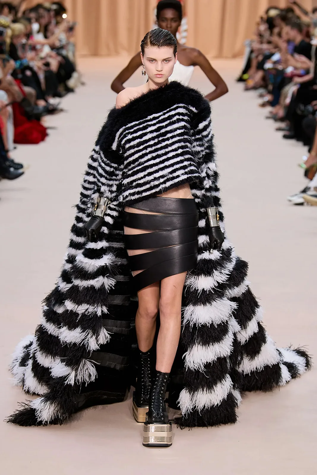 00053 Jean Paul Gaultier Fall 2022 Couture Credit Gorunway