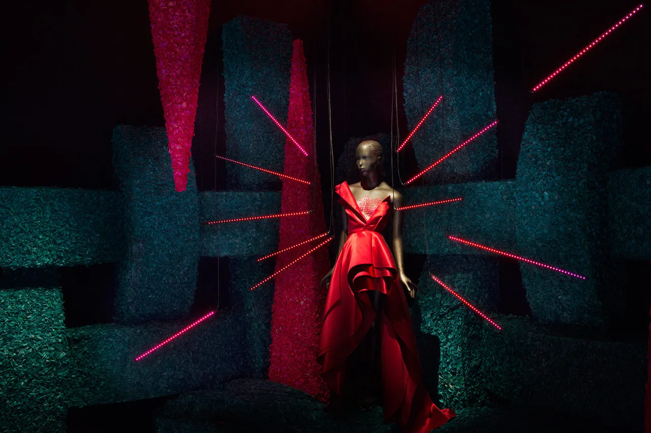 06 Utopian Bodies Fashion Looks Forward Liljevalchs Love Special Commission by Hm Photo Mattias Lindback