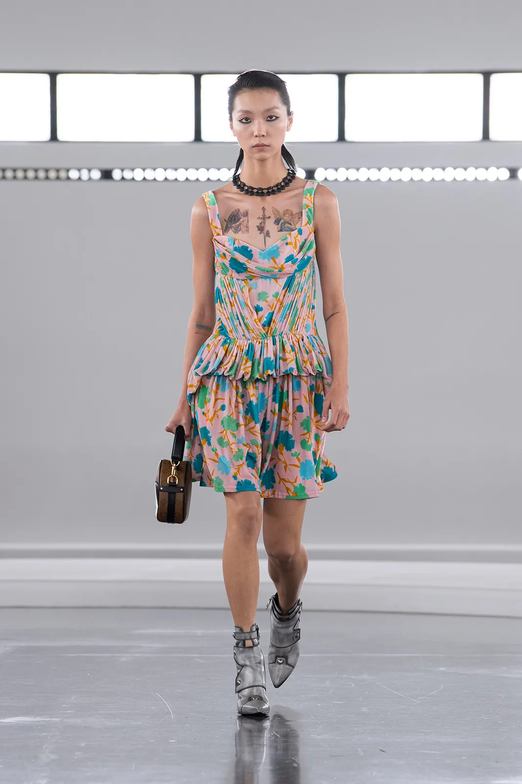 Louis_Vuitton_Women_s_Pre-Fall_2024_10