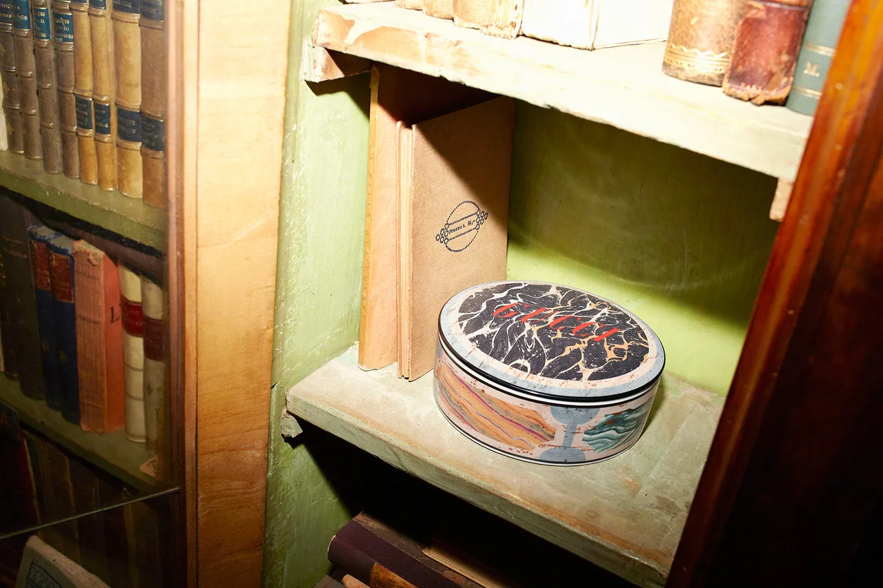 Gucci Decor Souvenir From Rome Metalmagazine 23