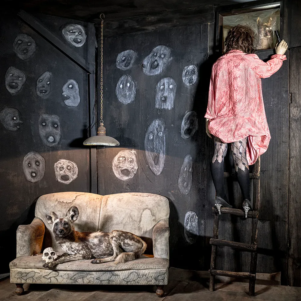 metal-roger-ballen-05