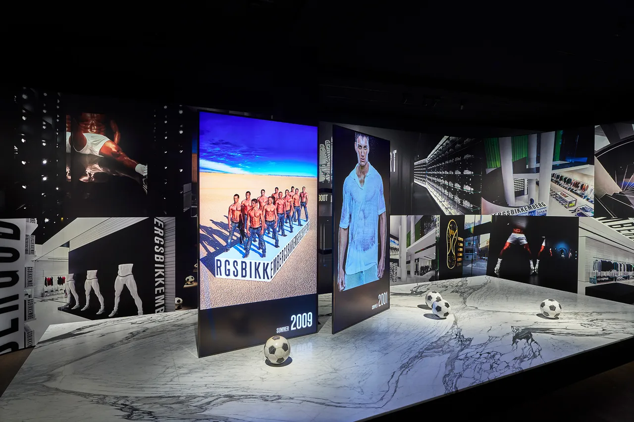 09_TheAntwerpSix_ExhibitionImage