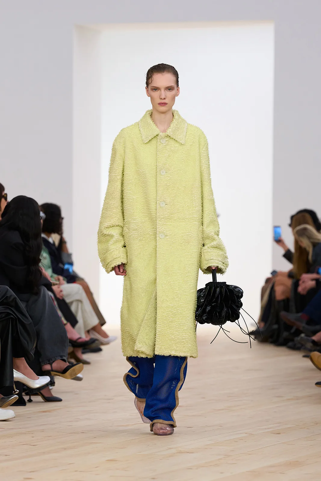 LOEWE_-SS26_WW_SHOW_RUNWAY_18