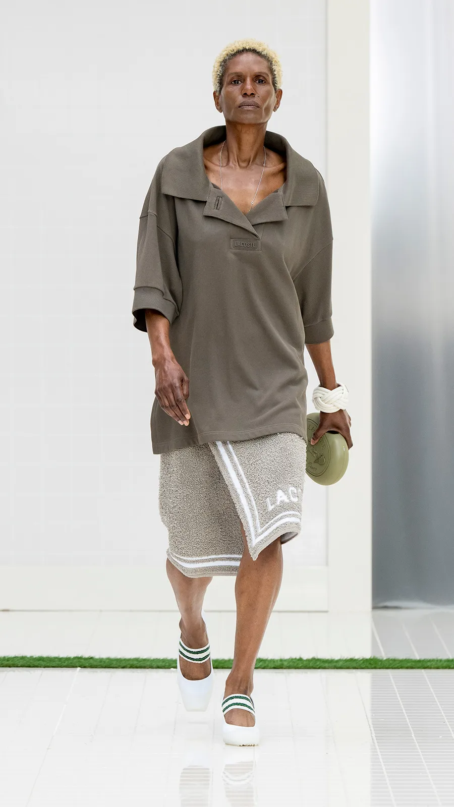 Lacoste_21.jpg