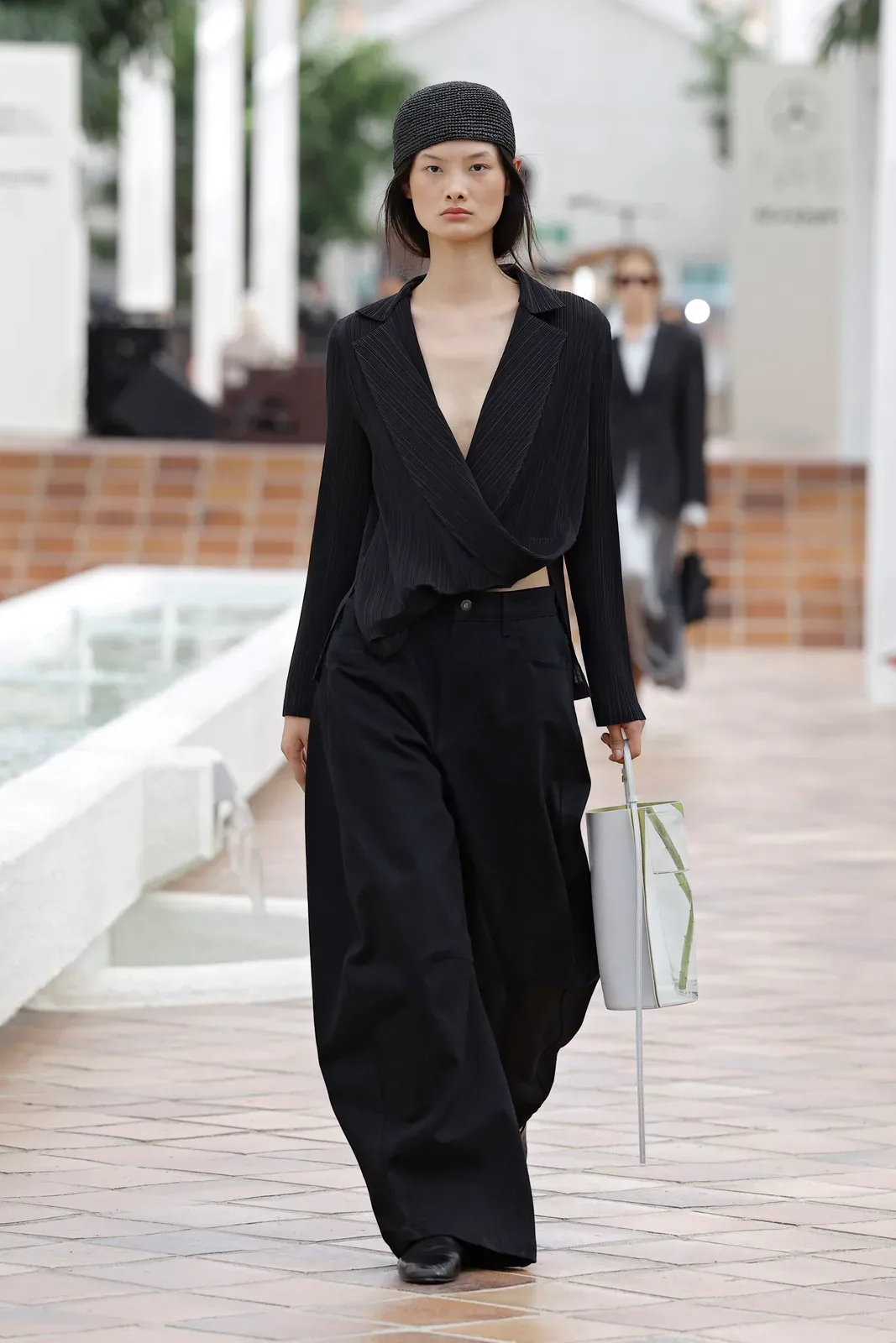 metal-adolfo-dominguez-ss27-19