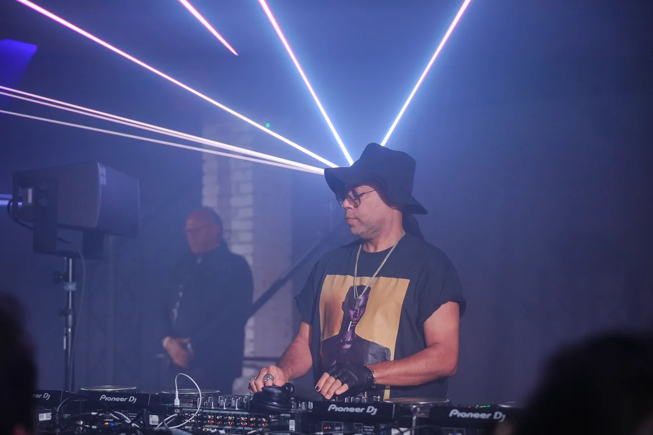 CARL-CRAIG