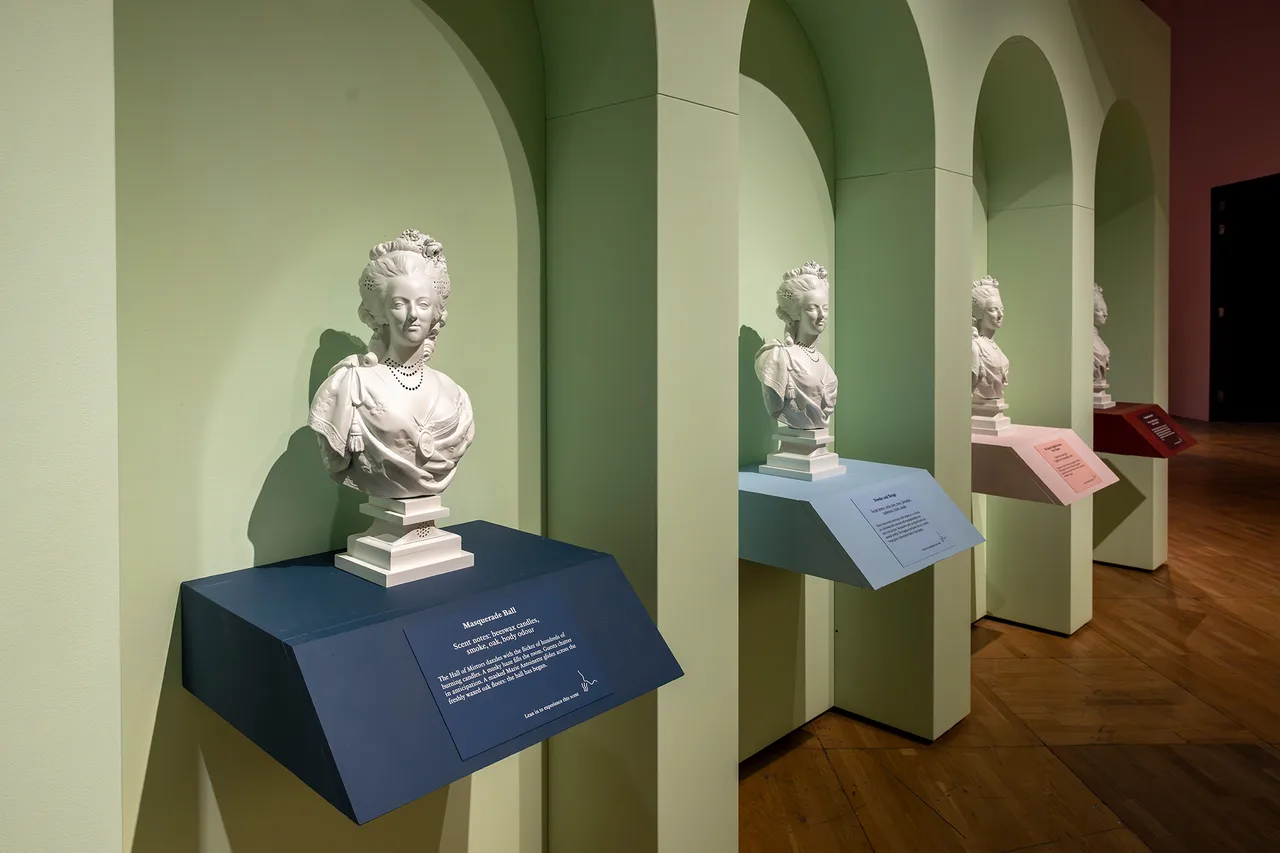 Victoria-and-Albert-Museum-London-8