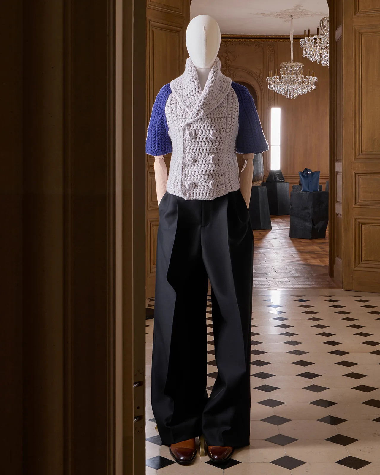 LOEWE_FW25_PRESENTATION_6