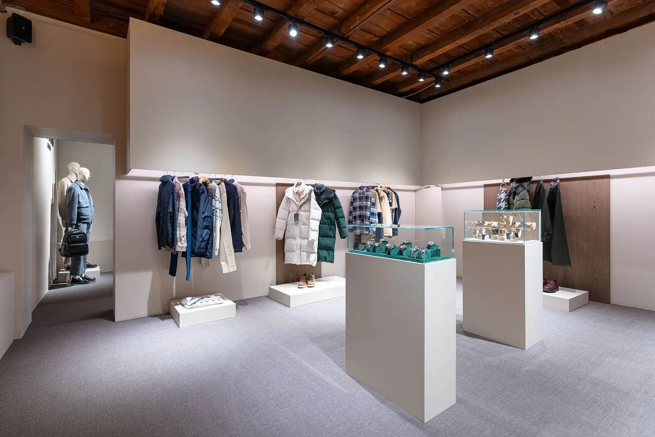 Guess-METAL-1.jpg