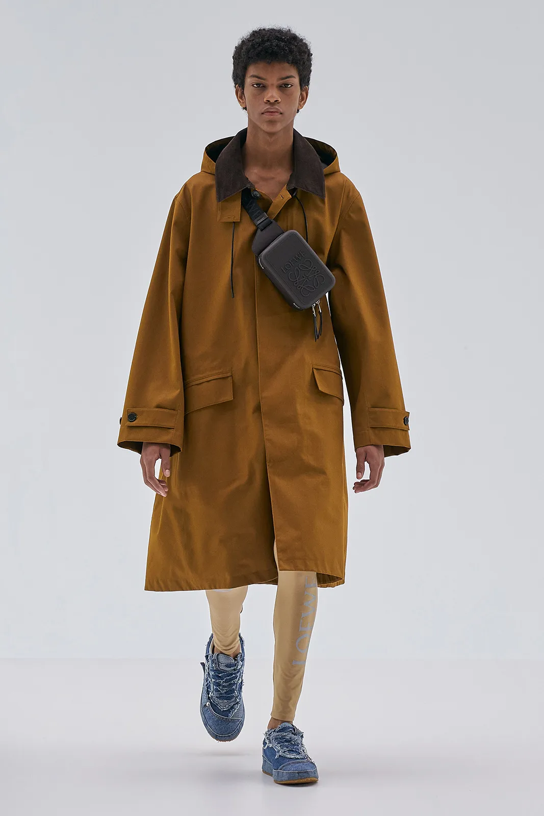 Loewe S S23 Mens Show Runway Look 45 Front Rgb Cropped 2x3 45