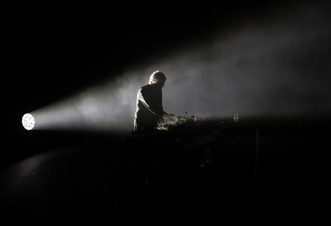 metal-lev-cronica-edit-02
