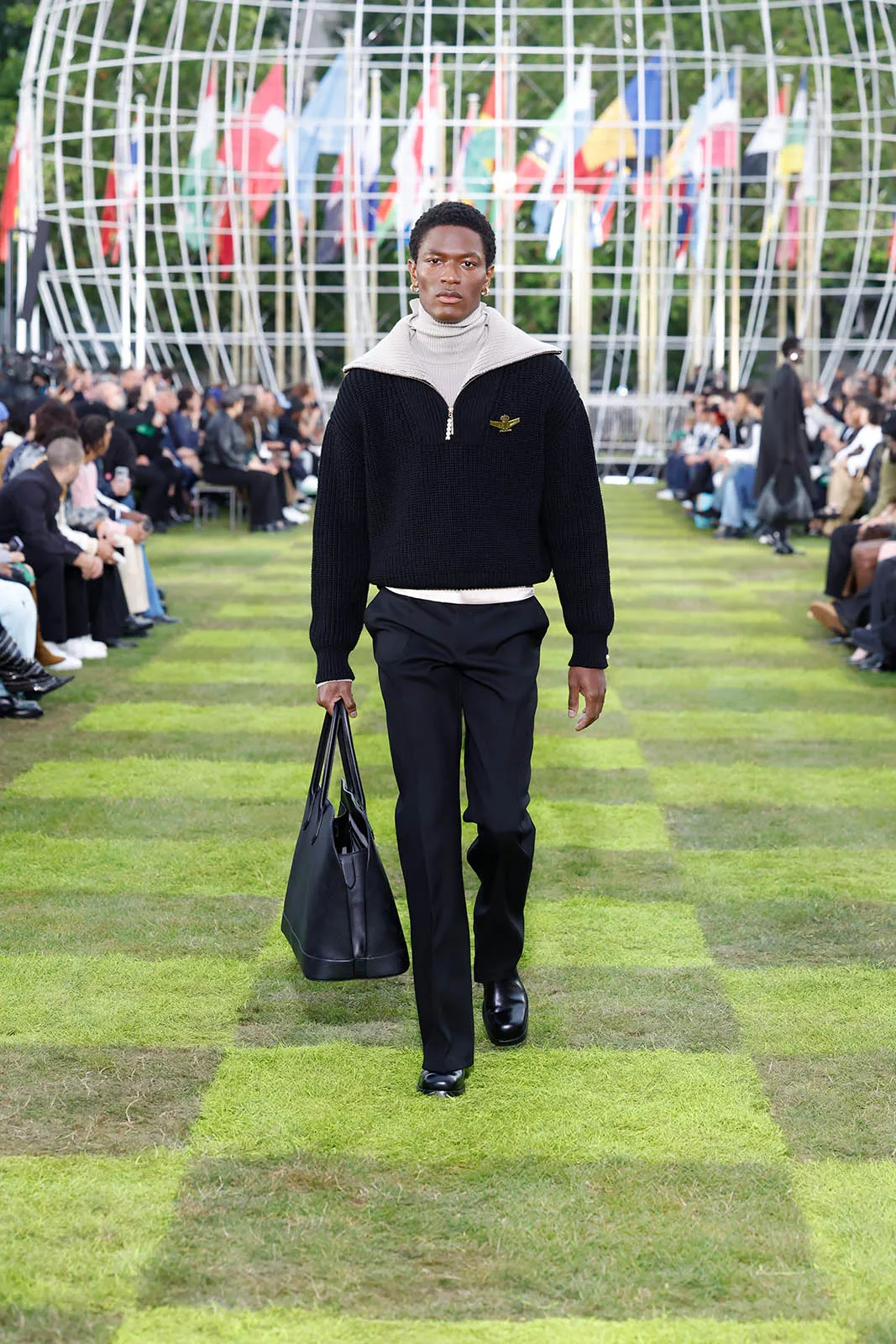 LOUIS-VUITTON-SPRING-SUMMER-2025_30