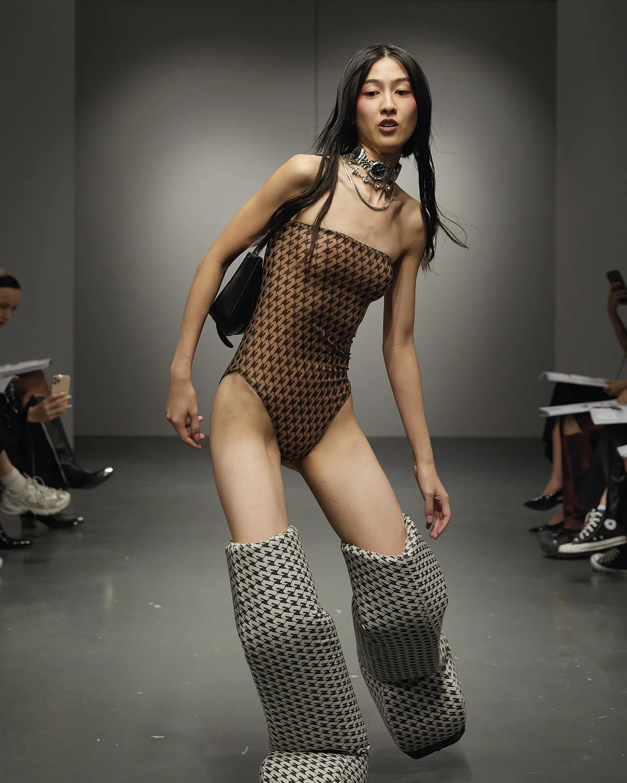Avavav Runway Loo K6